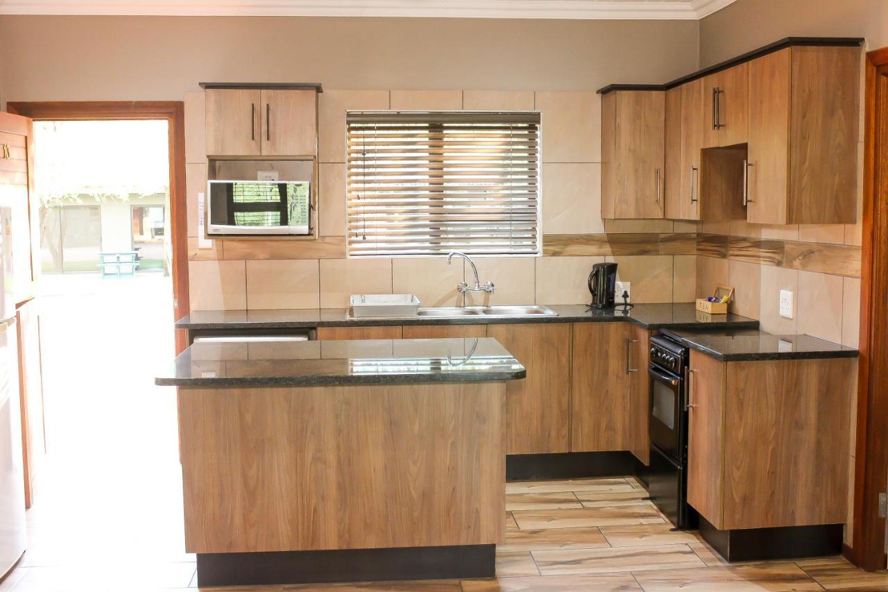 Rip Van Winkel Guest House Lephalale Bagian luar foto