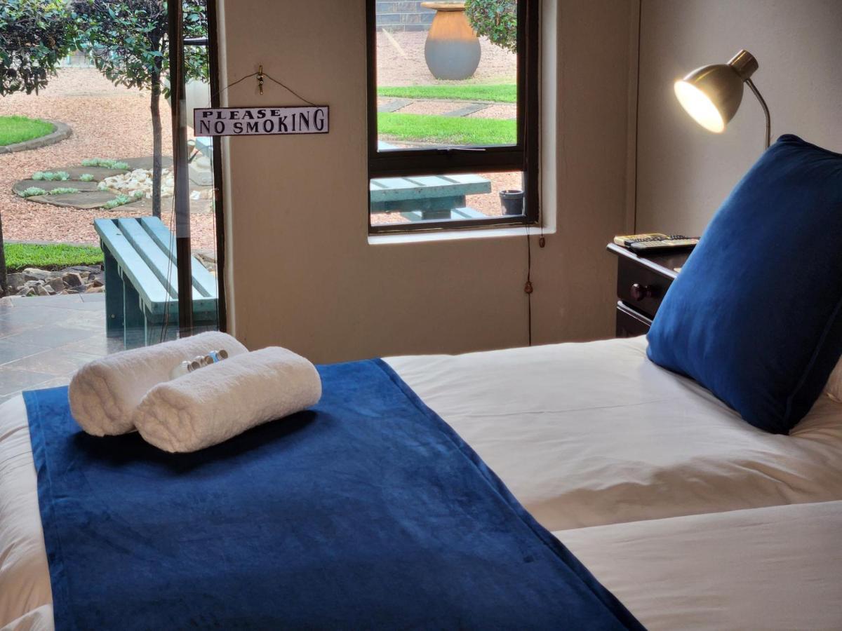 Rip Van Winkel Guest House Lephalale Bagian luar foto