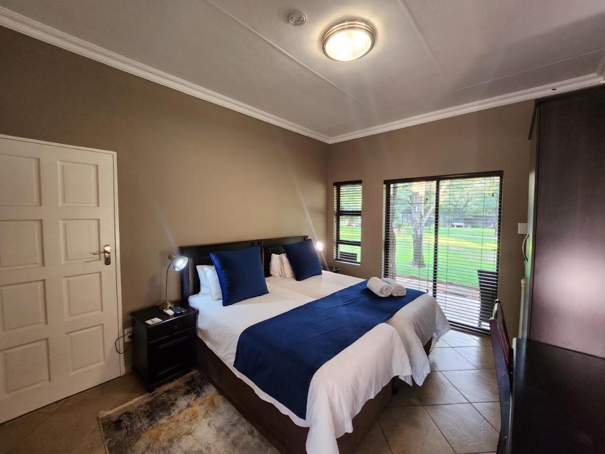 Rip Van Winkel Guest House Lephalale Bagian luar foto