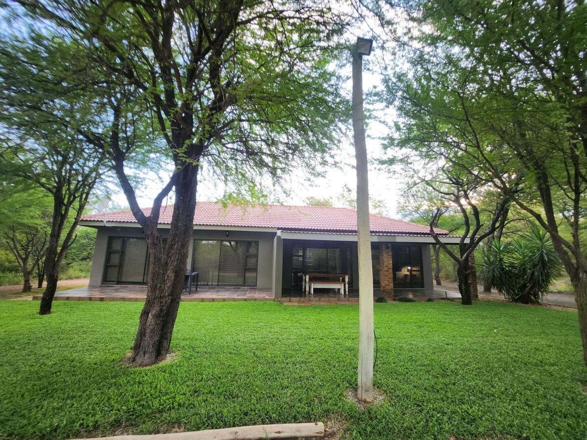 Rip Van Winkel Guest House Lephalale Bagian luar foto