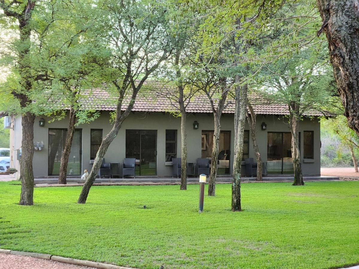 Rip Van Winkel Guest House Lephalale Bagian luar foto